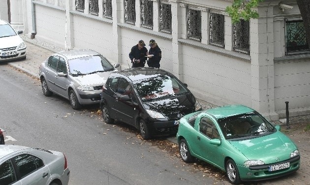 Strażnicy miejscy założyli blokady na koła kilkunastu...