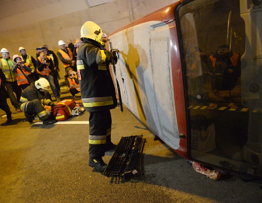 Ćwiczenia strażaków w Tunelu pod Martwą Wisłą tuż przed...