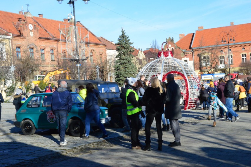 WOŚP 2020 Myślenice. Orkiestra gra na Rynku, na Zarabiu, a nawet w Rabie i na szczycie Chełmu [ZDJĘCIA]