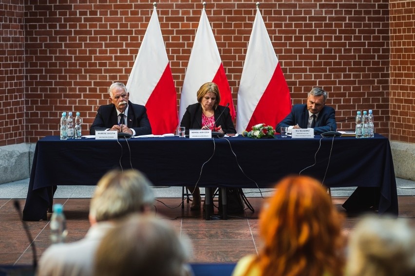 Pomorski Okrągły Stół Edukacyjny w Gdańsku. Debata na temat...