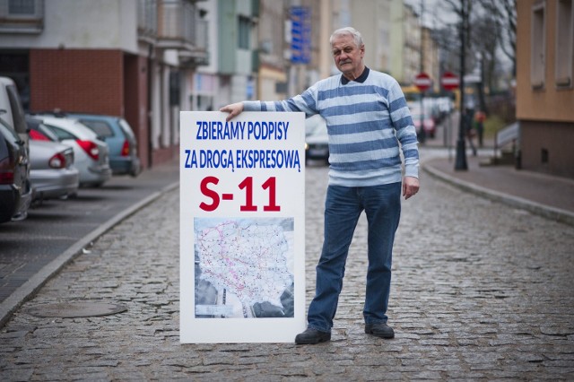 Czesław Ignaszewski, społecznik z Koszalina, zbiera podpisy za S-11.