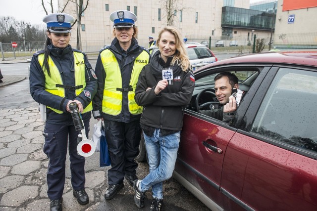 W czwartek na ulice Radomia wyjechał patrol, złożony z policjantek drogówki i mistrzyni rajdowej Magdaleny Wilk.