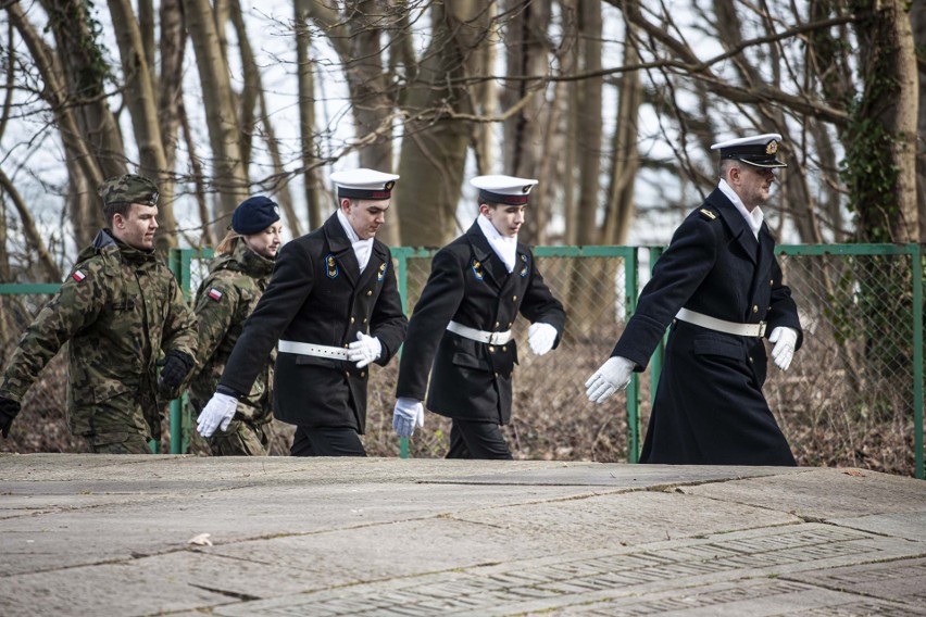 Zgodnie z tradycją, uroczystości rozpoczęły aktem zaślubin z...