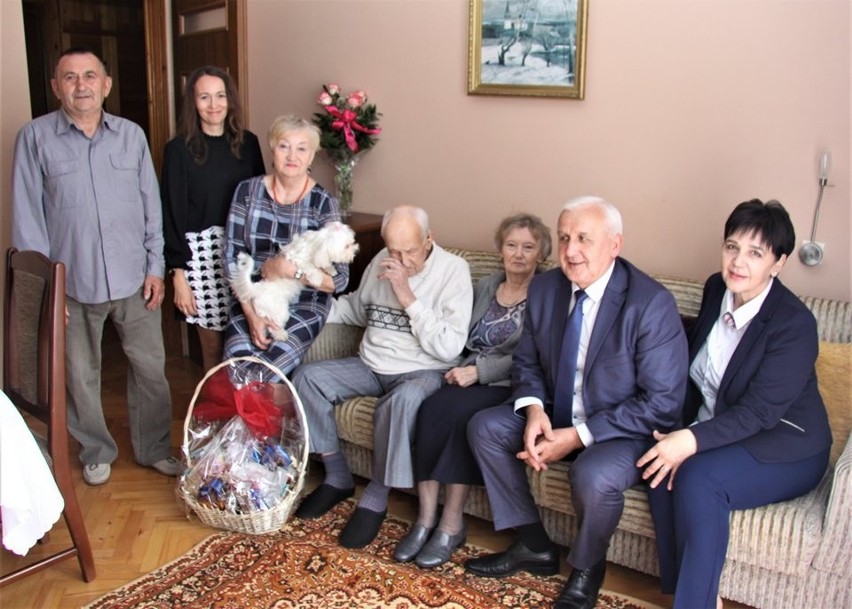 Stanisław Kowalik, najstarszy mieszkaniec Buska-Zdroju świętował 102 urodziny! Zdradził tajemnicę długowieczności (ZDJĘCIA)