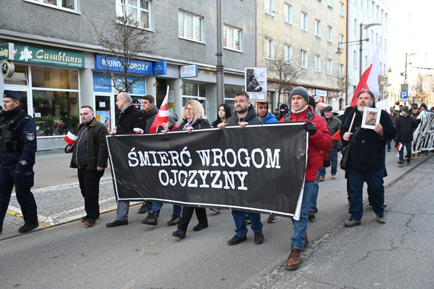 Marsz Żołnierzy Wyklętych w Gdyni. Gesty wsparcia uczestników pochodu dla Ukrainy [27.02.2022]