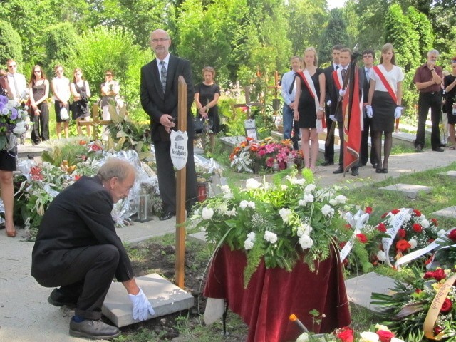 Pogrzeb Bożeny Koronkiewicz. Dyrektorkę X LO we Wrocławiu żegnały setki osób (ZDJĘCIA)