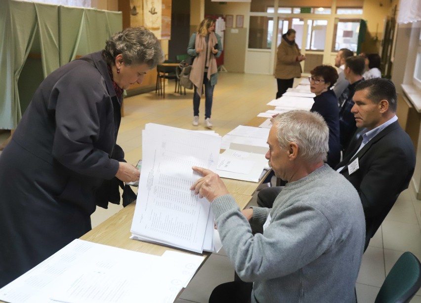 Zobacz fotorelację z wyborów samorządowych w Łodzi