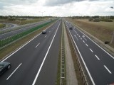 Utrudnienia na A4. Budują linię wysokiego napięcia