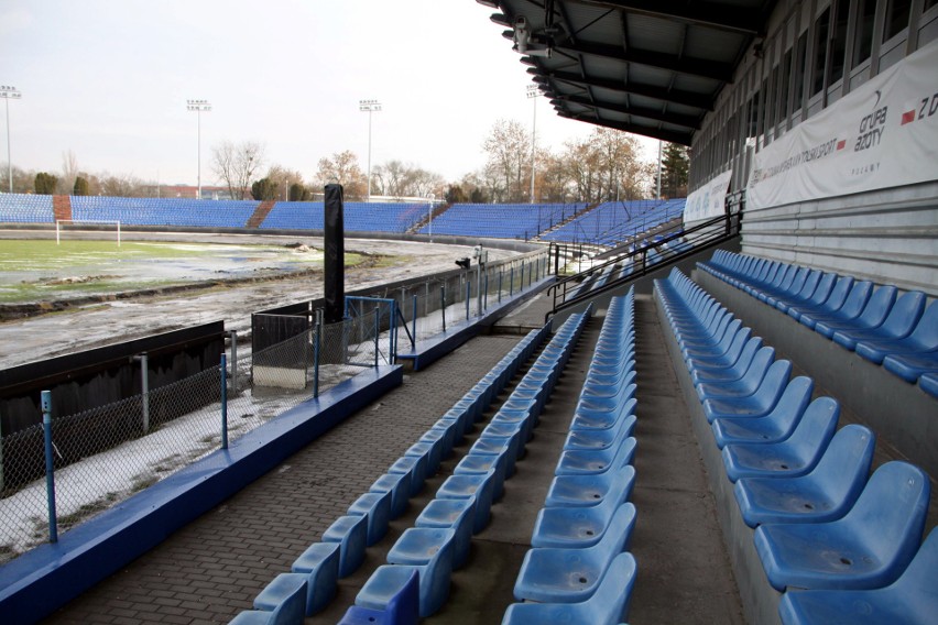 Stadion żużlowy na razie rozkopany. Trwają remonty (ZDJĘCIA)