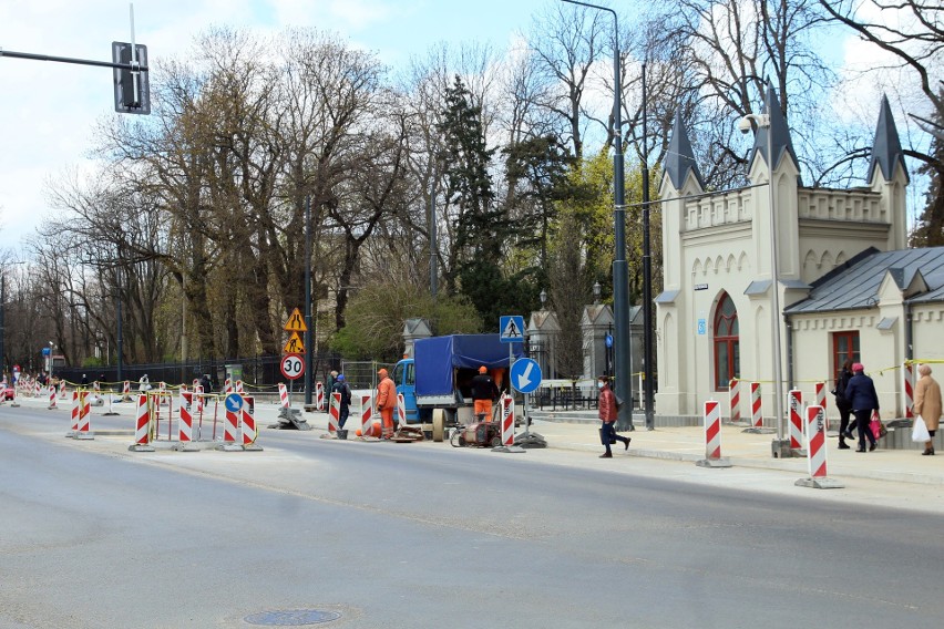 Krakowskie Przedmieście w Lublinie z początku XX wieku i teraz. Zobacz niezwykłe zdjęcia