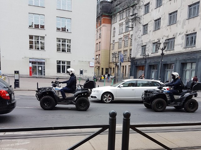 Pojazdy należą do Komisariatu Wodnego Komendy Wojewódzkiej Policji we Wrocławiu