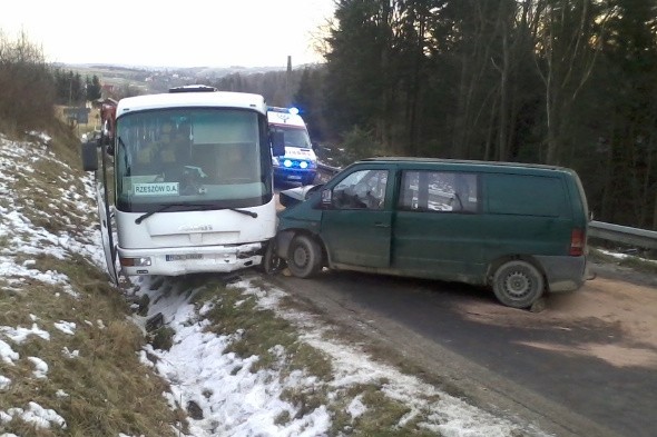 10 osób zostało rannych w wypadku w miejscowości Szklary...