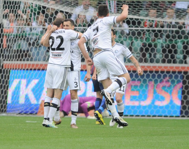 15.05.2016 warszawamecz ekstraklasy pomiedzy legia warszawa a pogon szczecin rozegrany na stadionie legii - legia pogon ekstraklasa mecz pilkarz pilka boiskonz- radosc legia tomasz jodlowiecfot. bartek syta / polska press