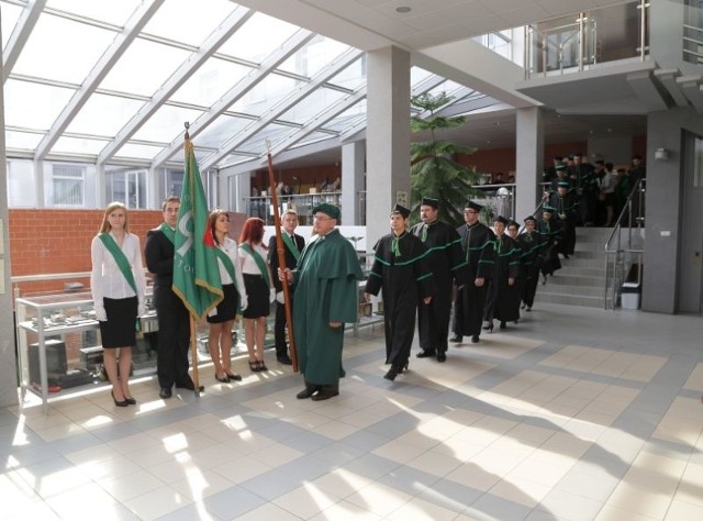 Inauguracja roku akademickiego na PBPolitechnika Białostocka (PB) jest największą uczelnią techniczną w regionie. Kształci się w niej obecnie 12 tys. studentów na 22 kierunkach.