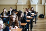 TOP 10. W tych krakowskich liceach uczniom przybywa najwięcej wiedzy. Wskaźniki EWD za lata 2019-2021 [20.11]
