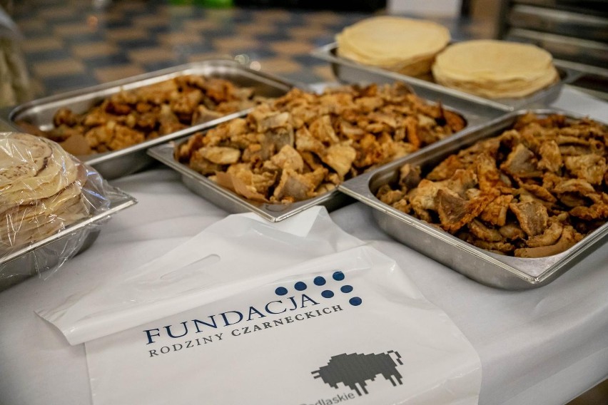Fundacja Rodziny Czarneckich w Wigilię wyda paczki żywnościowe dla potrzebujących            