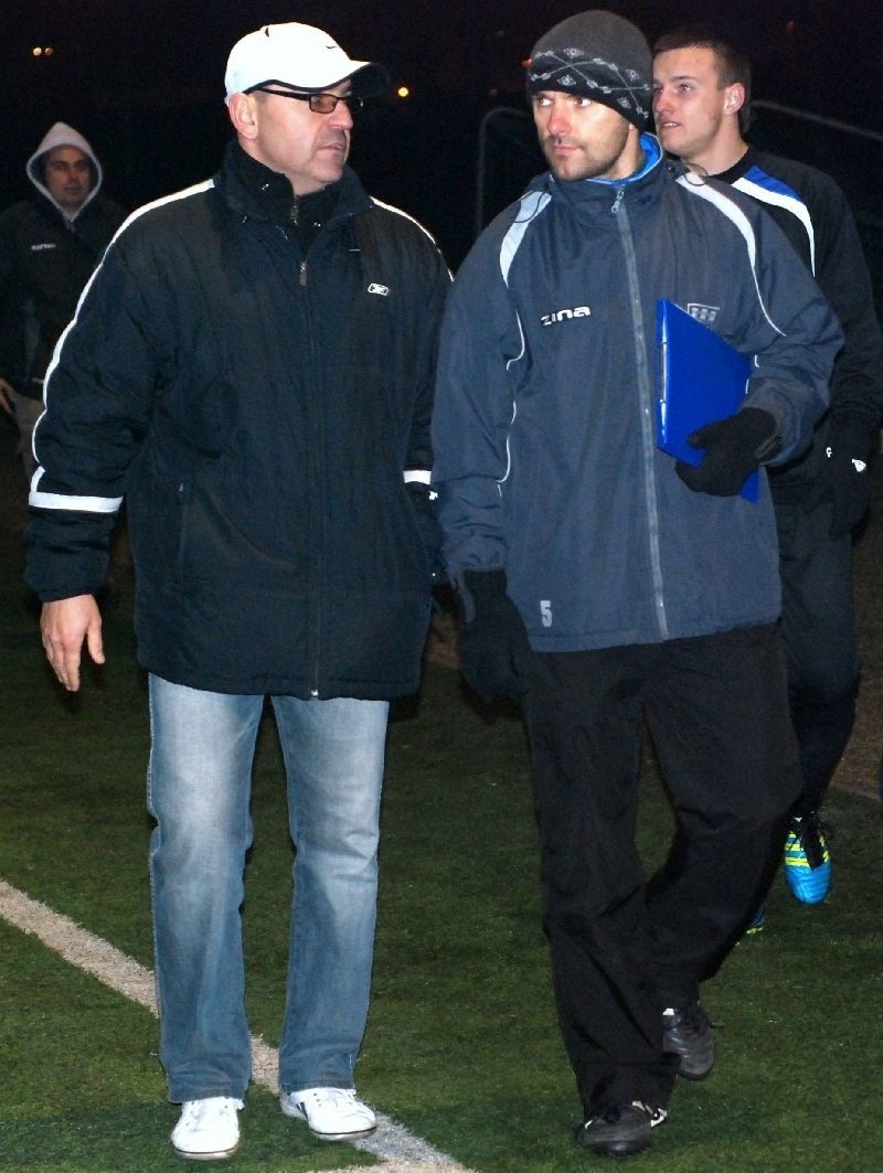 Trener Rafał Wójcik (z prawej) do 30 czerwca 2013 roku...