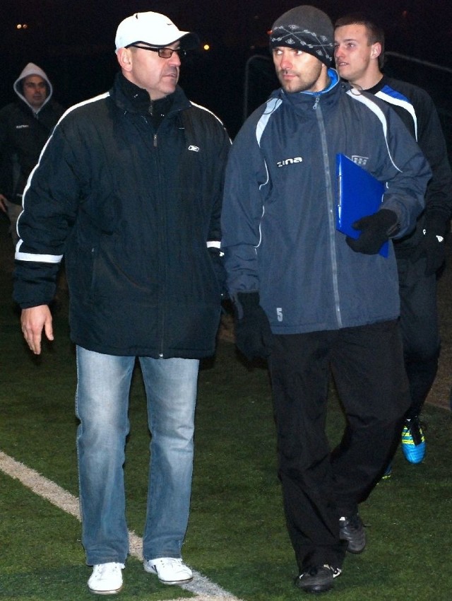 Trener Rafał Wójcik (z prawej) do 30 czerwca 2013 roku przedłużył umowę z Juventą Starachowice. 