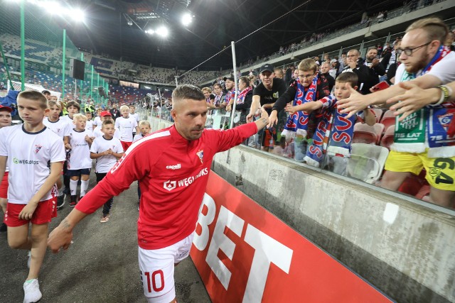 Tajemniczy wpis Lukasa Podolskiego. Piłkarz kończy karierę. To Prima Aprilis?