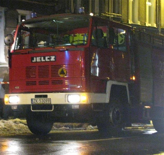 Strażacy z Koszalina gasili płonące auto.