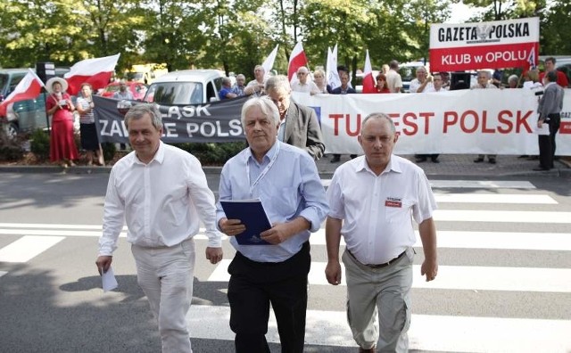 Delegacja PiS z posłem Kłosowskim na czele złożyła petycję u burmistrza.