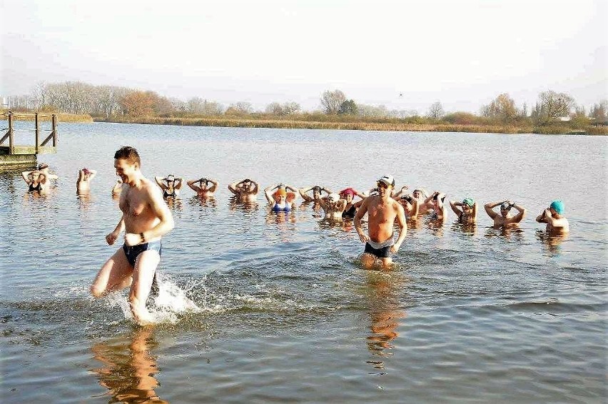 Morsy z gminy Pakość w miniony weekend spotkały się na plaży...