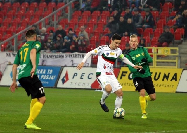 W ostatnim meczu GKS Jastrzębie zremisował z GKS-em Tychy 2:2.