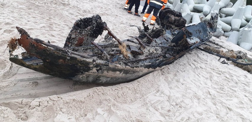 Znalezisko zostało wyciągnięte na plażę w Mielnie