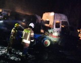 Płonęły kabiny i naczepy do przewozu drewna. Wielki pożar w Dąbrowcu niedaleko Żar wybuchł w środę 9 listopada popołudniu