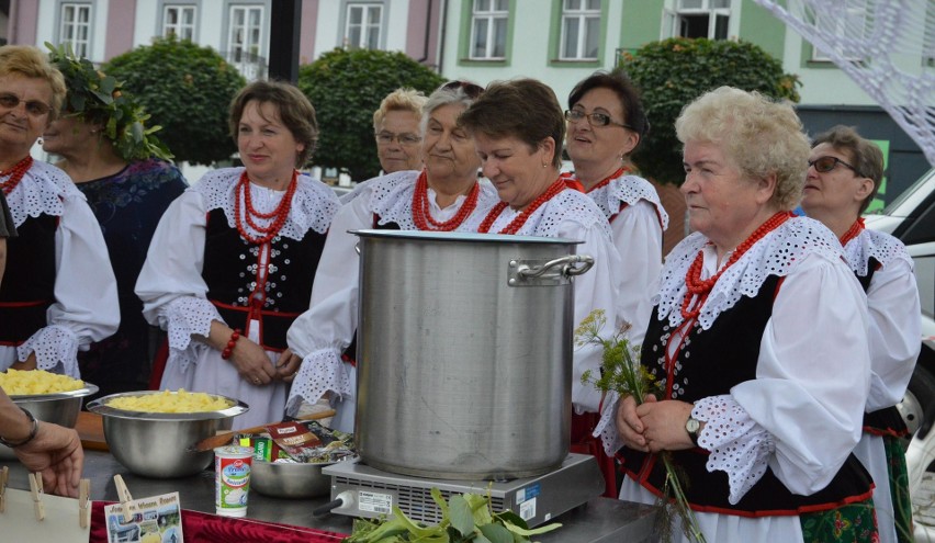 Na Festiwal Smaku do Miechowa przyjechała nawet stuletnia wojskowa kuchnia polowa