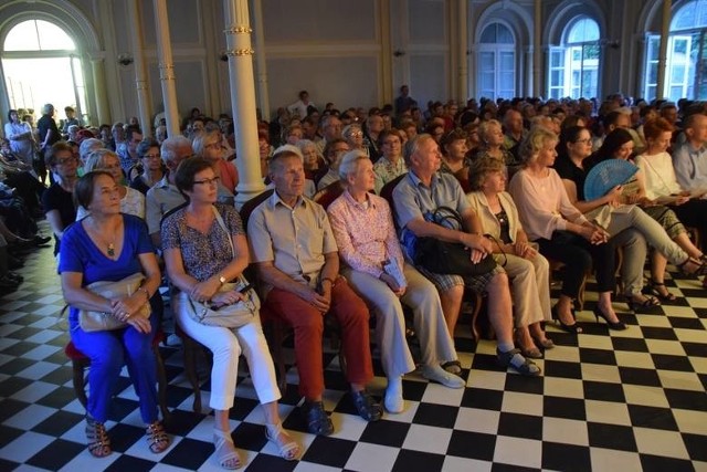 Impreza odbędzie się w sali kolumnowej im. Edwarda Stachury w zabytkowym dworcu kolejowym.