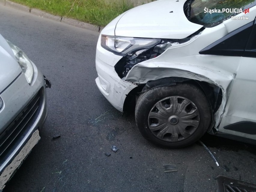 Przejazd pod wiaduktem na ul. Legnickiej w Chorzowie. Na tej...