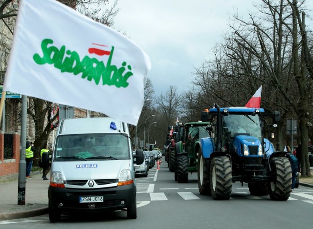 W środę 24 stycznia rolnicy protestować będą w godz. 12.00-14.00. Zobacz, jak będzie przebiegał protest w poszczególnych miejscach w Wielkopolsce.Przejdź dalej --> 