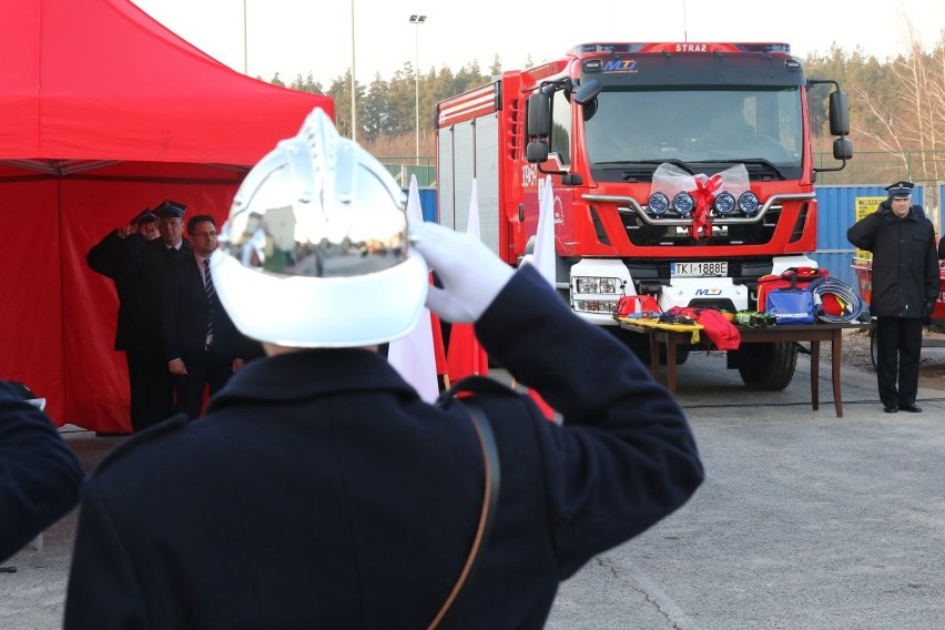 Strażacy z Woli Morawickiej mają nowy wóz ratowniczo-gaśniczy [zdjęcia. wideo]
