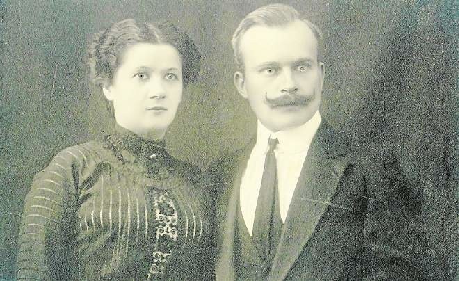 Ślubne zdjęcie Felicji Zielińskiej i Teofila Witolda...