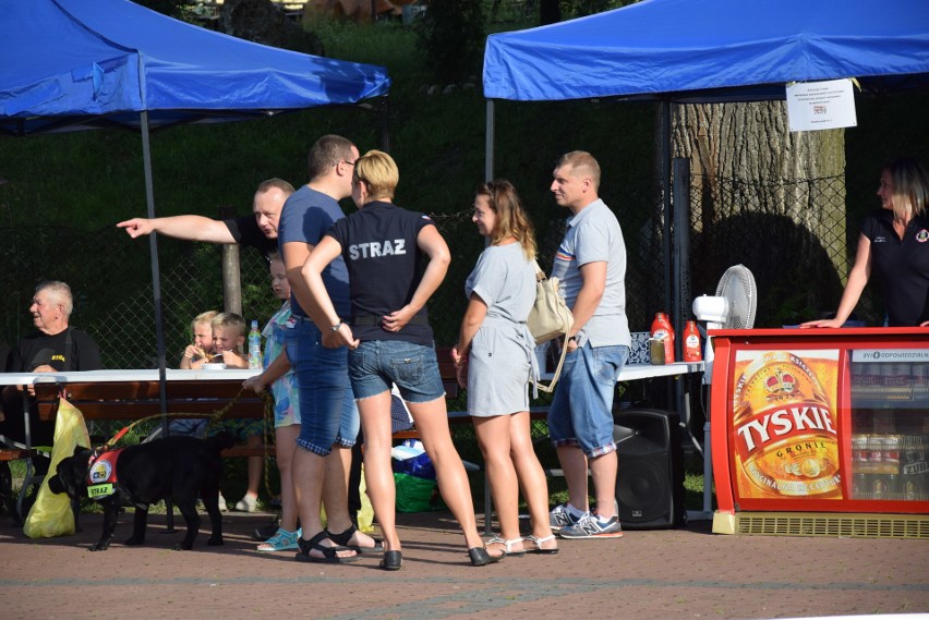 Piknik strażacki w Kroczycach. Były pokazy strażackie i występy artystyczne FOTO