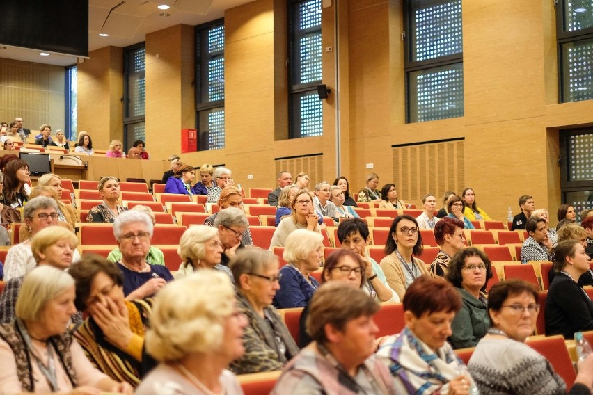 Tematem przewodnim konferencji był rak piersi. Lekarze...