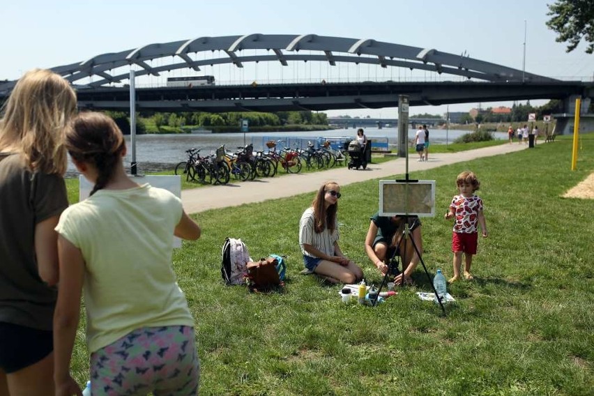 Kraków. Dzień ze Sztuką na plaży nad Wisłą [ZDJĘCIA]