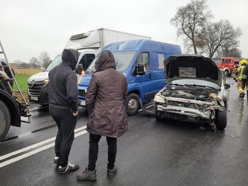 Zderzenie czterech samochodów w Korytnicy na DK 12. Policja...
