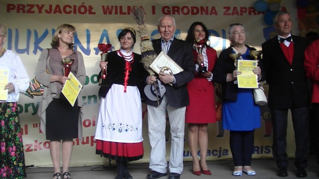 Zespół Ziemia Lęborska wygrał I Przegląd Zespołów Folklorystycznych Ziemi Słupskiej, który w sobotę odbył się w ramach Kaziuków nad Słupią.