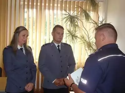 Sierżanci Karolina Bar i Piotr Witka uratowali życie kobiecie