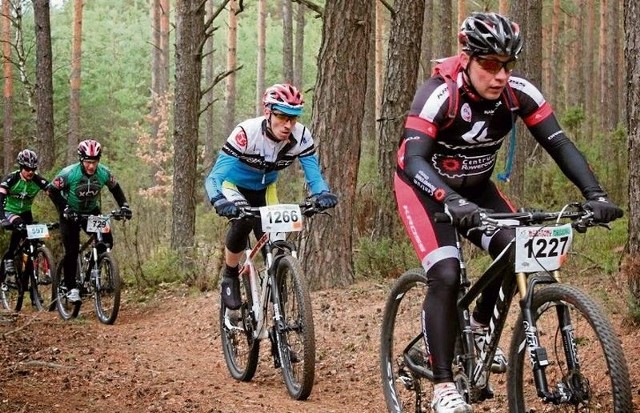 Kolarze Maratonów Kresowych rozpoczęli ściganie w nowym sezonie. Pierwsze zawody odbyły się na trasach Puszczy Knyszyńskiej w Michałowie