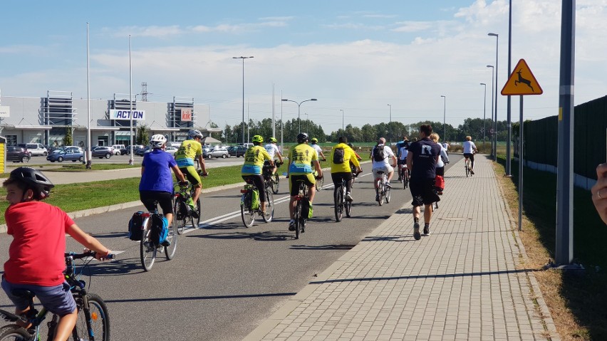 VIII Charytatywny Rajd Rowerowy. Około 300 osób wzięło udział w imprezie dla cyklistów