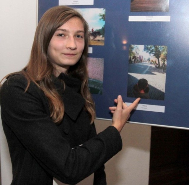 Martyna Kotwiła i jej zdjęcie, dzięki któremu wygrała konkurs fotograficzny "Radom &#8211; moje miasto&#8221;.