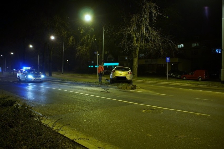 W piątek (2.02) po godz. 23., kobieta kierująca osobowym...