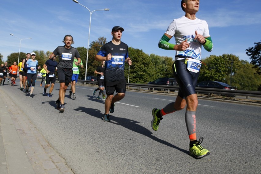 Uczestnicy Maratonu Warszawskiego 2018. Więcej zdjęć...