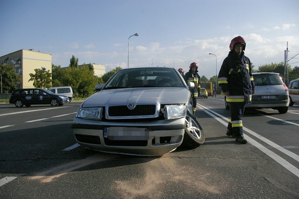 Wypadek na skrzyżowaniu ulic Wróblewskiego i Maratońskiej (wideo, zdjęcia, aktual.)