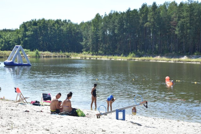 Zobacz jak wielu plażowiczów zdecydowało się dzisiaj na wypoczynek na plaży w Pysznicy! >>>