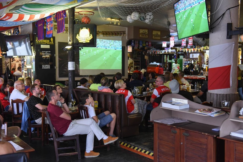 Mistrzostwa Świata. W Zakopanem kibice oglądali mecz głównie w pubach. Atmosfera szybko... spadła [ZDJĘCIA]