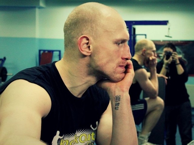 Bohaterem pierwszej części dokumentu jest słynny bokser, mistrz świata wagi junior ciężkiej Krzysztof "Diablo" Włodarczyk.